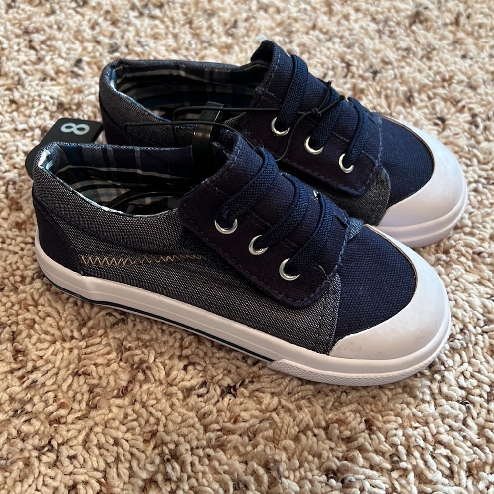 NWT toddler boy’s shoes size 8